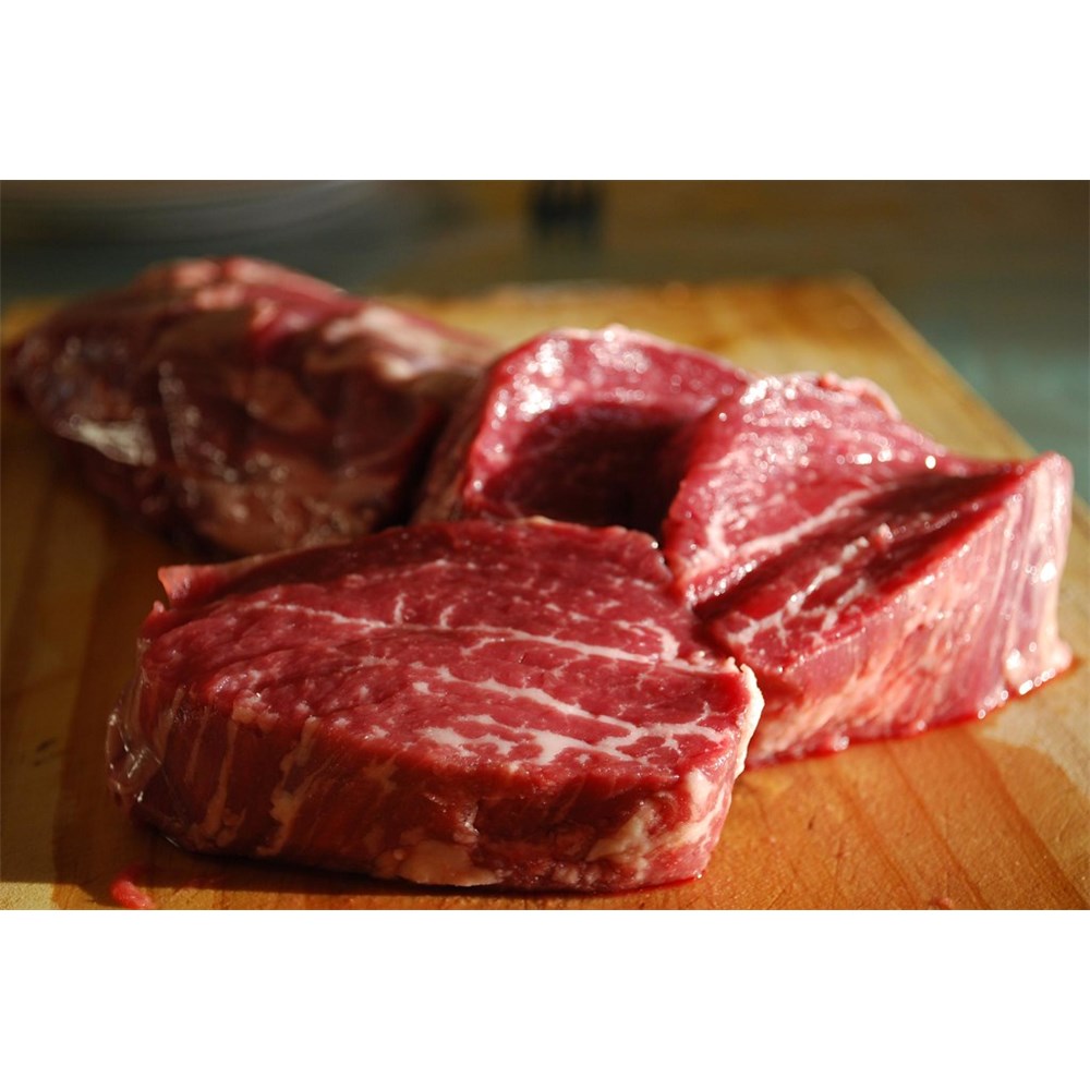 Ctn Eye Fillet Tenderloin YG 1.7kg+ RW Halal Beef Tenderloin